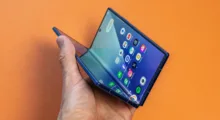 Evropský trh s ohebnými telefony poroste, hlavní roli hrají „book-style“ modely