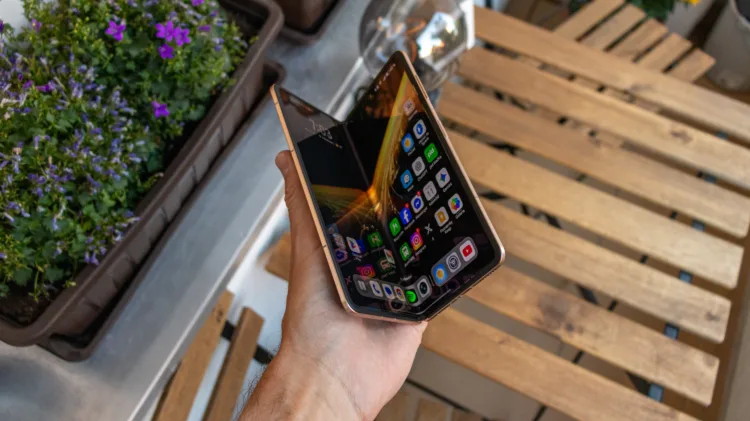 Honor Magic V5 21 6000x3368x