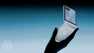 motorola razr 2025 buds loop swarovski 3 0x0x