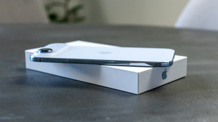 iPhone Air 5 6000x3368x