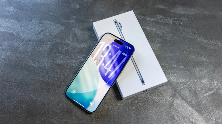 iPhone Air 6 5877x3299x