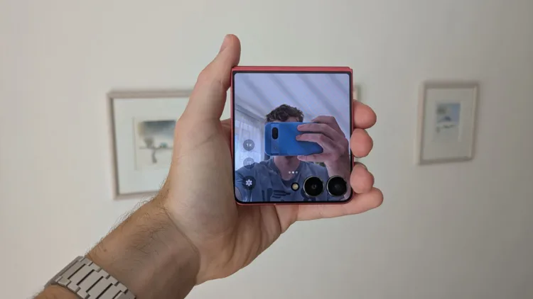zflip7 selfie (1) 2560x1440x