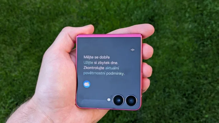 zflip7 vedlejsi displej 2560x1440x