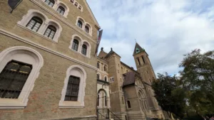 PXL 20251023 084701276 4032x2268x