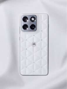 motorola edge 70 swarovski 1 0x0x