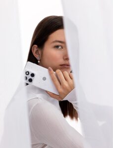 motorola edge 70 swarovski 2 0x0x