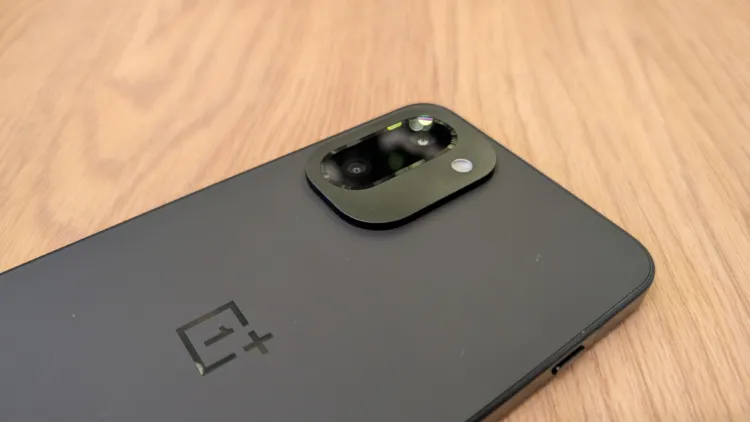 oneplus 15R (1) 4032x2268x