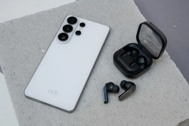 Obsah obrázku Herní ovladač, přístroj, Elektronické zařízení, joystick Obsah generovaný pomocí AI může být nesprávný.