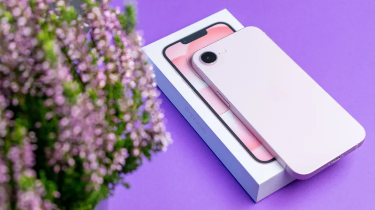 iPhone 17e 5