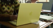 MacBook Neo zamířil do prodeje, za cenu 16 990 Kč to bude hit