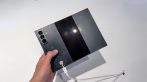 samsung galaxy z trifold 1 8064x4536x