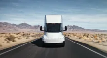 Elektrický tahač Tesla Semi konečně vstoupil do sériové výroby