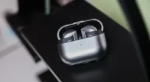 Sluchátka od Samsungu za polovic. Cena Galaxy Buds3 padla na pouhých 1 999 Kč