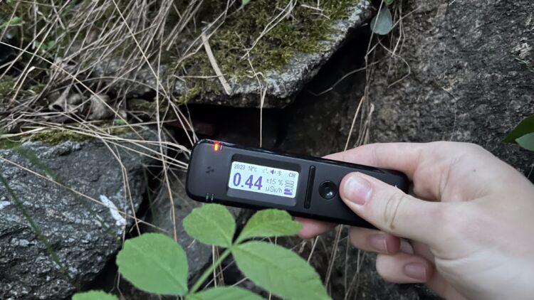 Recenze Radiacode 103: kapesní detektor záření pro každého