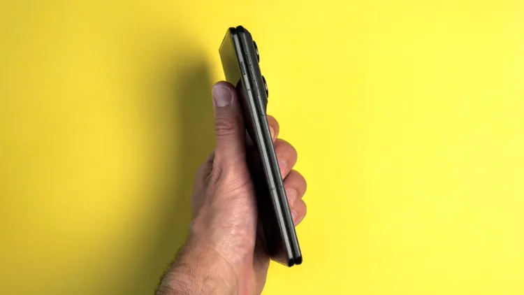 Motorola razr fold 03