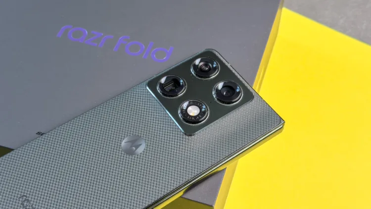 Motorola razr fold 09