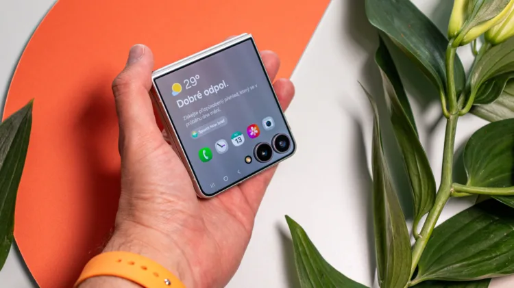 Galaxy Z Flip8 5