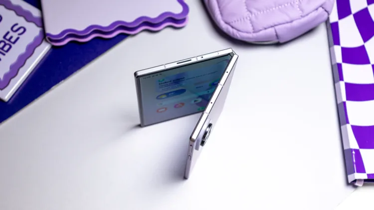 Galaxy Z Fold8 10