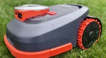 Navimow H206 odvede kvalitní práci na zahradě. Nová autonomní sekačka od Segway zvládne rozměrné zahrady se složitým terénem