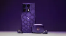 Motorola představila jedinečný telefon s bezdrátovými sluchátky přímo v balení