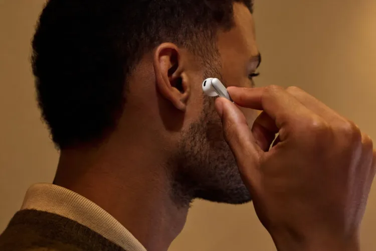 Plaud One earbuds hero