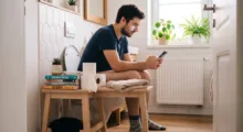 Anketa: Berete si telefon s sebou na záchod?