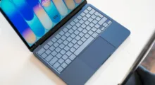 Kupovat za plnou cenu nedává smysl. MacBook Neo teď vyjde jen na 299 Kč měsíčně