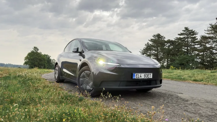 Test Tesla Model Y Standard – Sázka na minimalismus a rychlý software