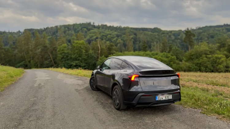 Tesla_Model_Y_Standard-14 Tesla Model Y Standard 14