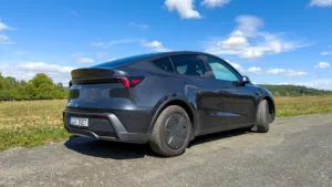 Tesla_Model_Y_Standard-18 Tesla Model Y Standard 18