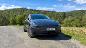 Tesla Model Y Standard 20