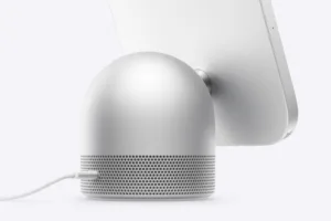 Apple-HomeView-rear-USB-C-port-261013_big.jpg.large