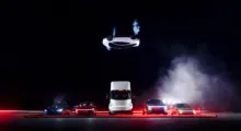 Nová Tesla Roadster zrychlí z nuly na sto za 0,8 sekundy. Umí jezdit vzhůru nohama i létat